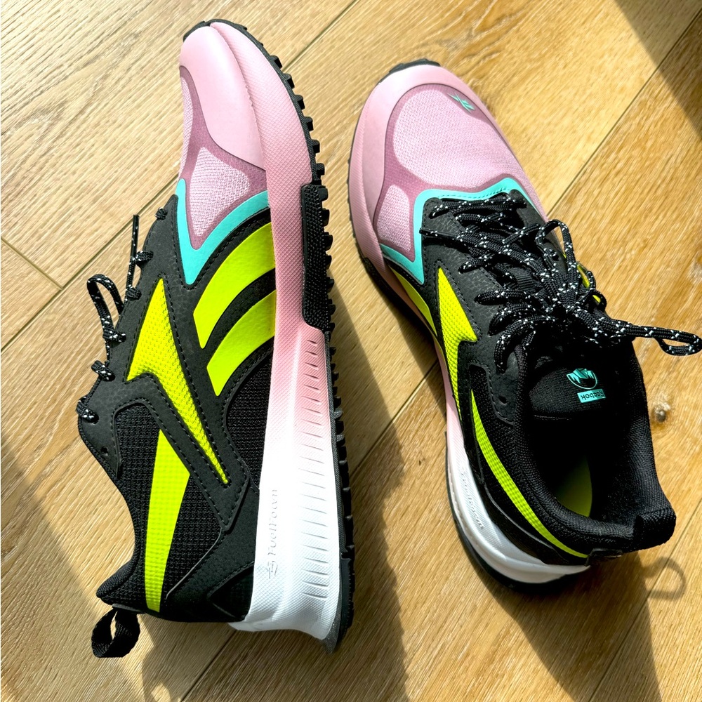 Reebok sneakers, size 9.5, like new, worn once